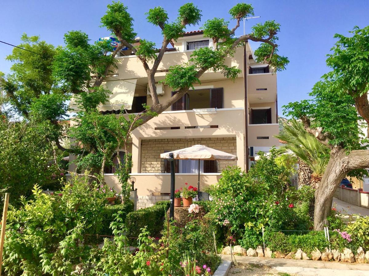 Apartments Fabijanic Barbat na Rabu Εξωτερικό φωτογραφία